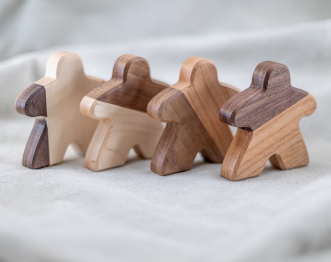 Decor Meeple: Unique Wooden Handmade Gameshelf Art