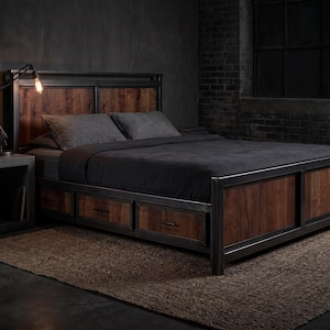 Plattformbett mit Schubladen, Industrierahmen aus Holz und Stahl