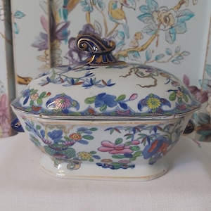 Early Mason&#39;s Ironstone Tureen c1815