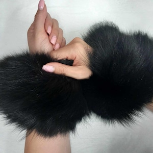 Classy Black Fox Cuffs, Black Fur Cuffs, Fox Cuffs, Women Cuffs, Natural Fur Cuffs, Cuff Bracelet, Fur Bracelet