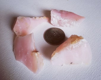 Pink Opal Rough 4 Specimens (62.2 grams) / Opalo Rosado Bruto 4 especímenes (62.2 gramos) Free shipping/Envío gratis.
