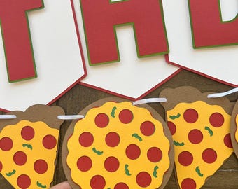 Pizzafeestslinger: verjaardagsbannerdecoratie met kartonnen pizza's
