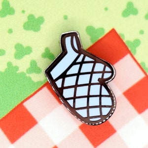 Tiny Oven Mitt Enamel Pin