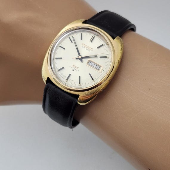 Vintage SEIKO DX AUTOMATIC, Model 6106-8489, 17 Jewels, Day