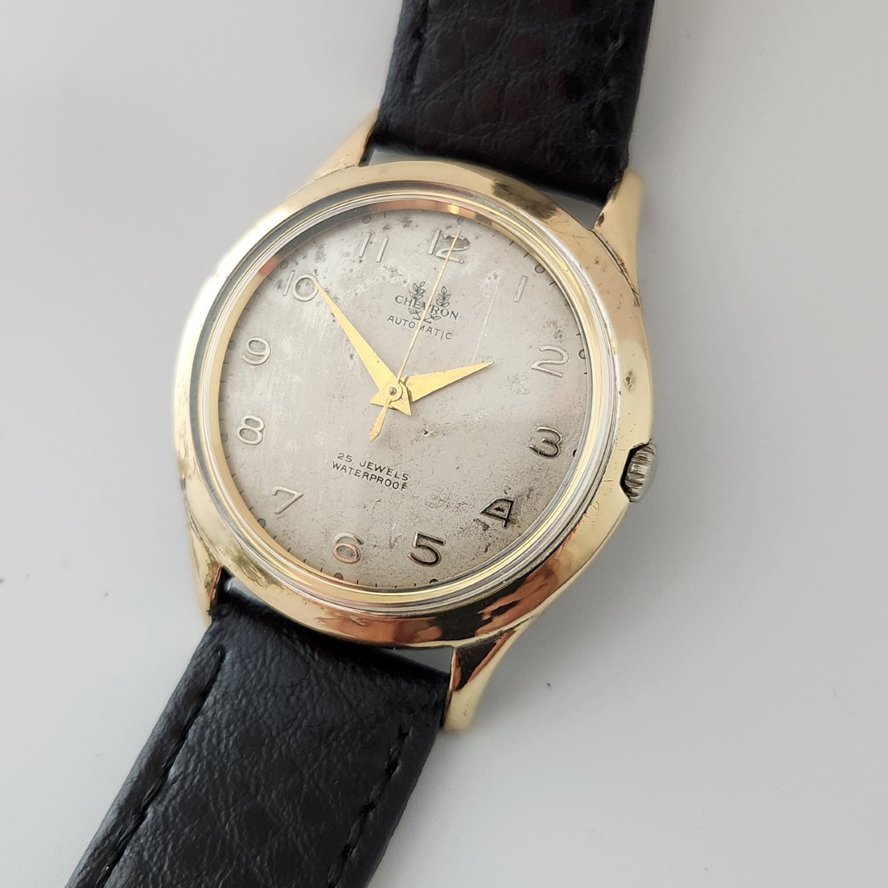 Vintage CHEVRON AUTOMATIC Swiss Made 25 Jewels, Nice Vintage Look
