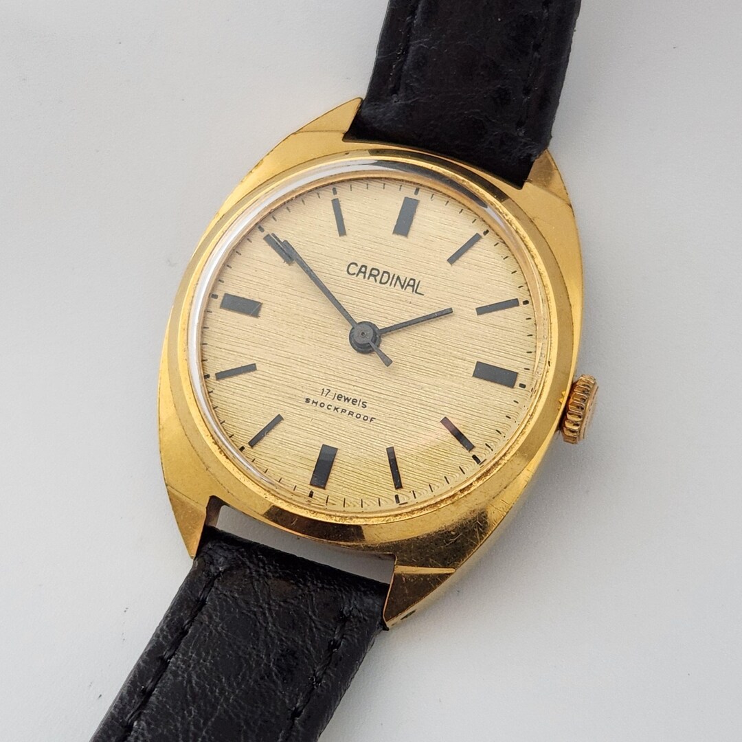 Vintage CARDINAL Midi Sized Watch, Zaria 17 Jewel Movement, Very