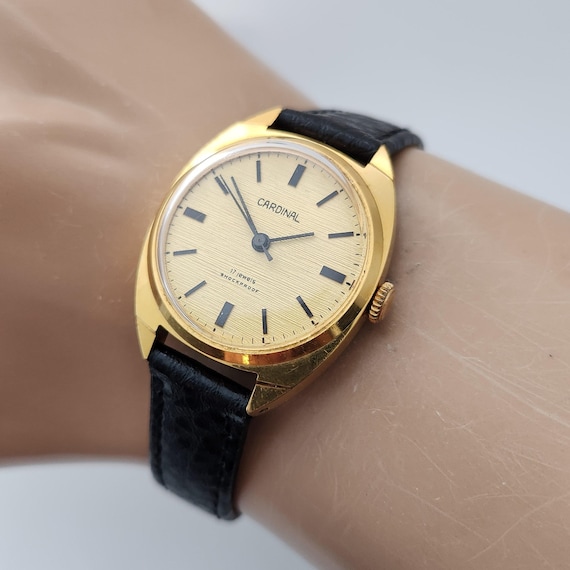 Vintage CARDINAL Midi Sized Watch, Zaria 17 Jewel Movement, Very