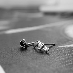 Sterling silver mini heart ear studs - 925 silver stud earrings - simple minimalist earrings - Minimalist Jewelry - mini heart ear studs