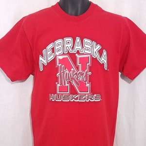 Nebraska Huskers T Shirt Vintage 90s Cornhuskers NCAA Spell Out Arch Mens Size Medium
