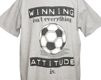 Camiseta de fútbol Vintage 90s ganar no es todo lo que la actitud se hace en EE.UU. hombres tamaño grande