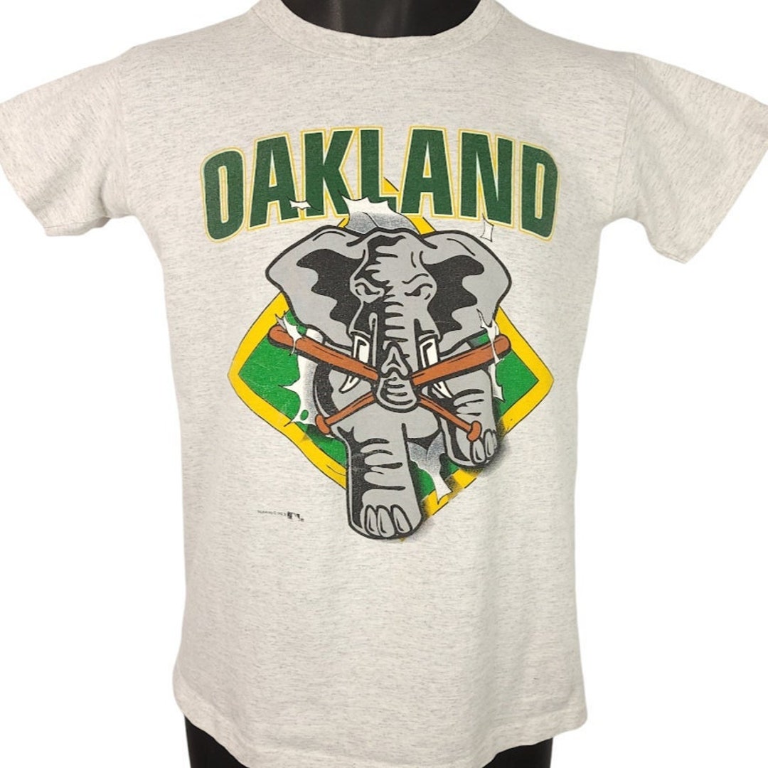 Vintage MLB Oakland Athletics Tee Shirt 1992 Size XL Made in USA