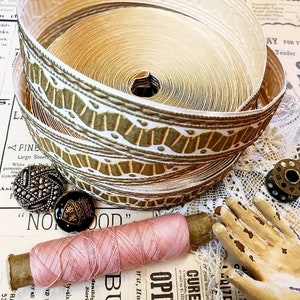 Vintage 1940s French Embossed Paper Trim
