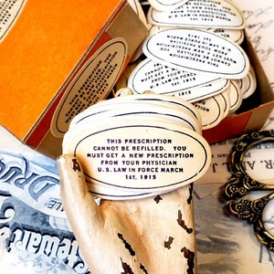 1915 Antique Oval Non-Refill Gummed Label Seals