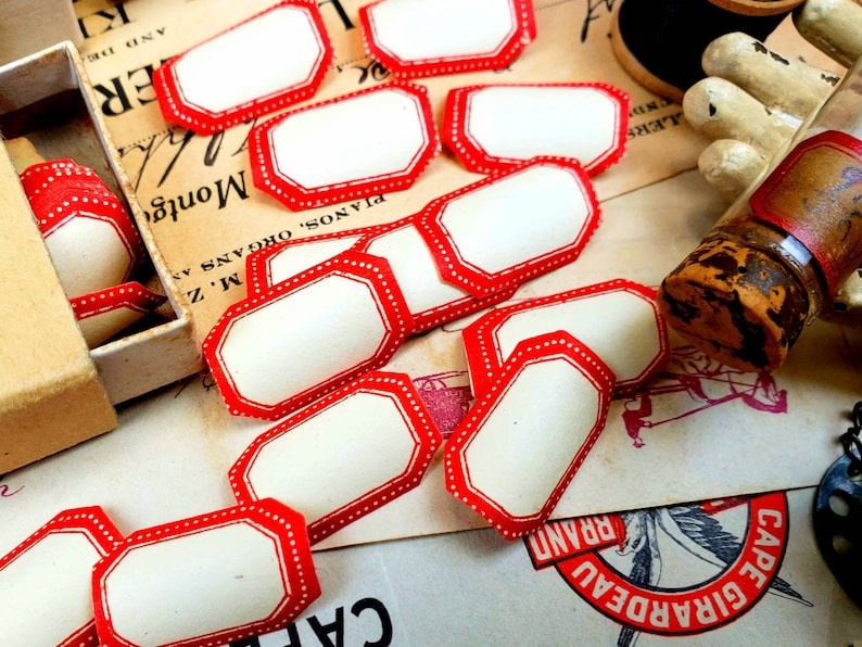 Dennison Dotted Frame Labels