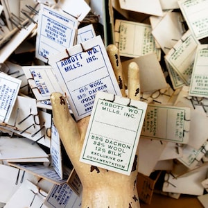 Vintage Abbott Mills Clothing Pin Tickets (10 Stück)