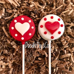 Heart Oreo cookie pops / Valentine&#39;s Day / chocolate covered Oreo / one dozen (12)
