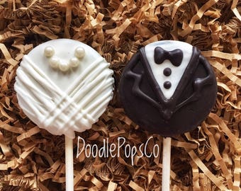 Bride Groom Oreo cookie pops / wedding favor / bridal shower / party favor / one dozen (12)