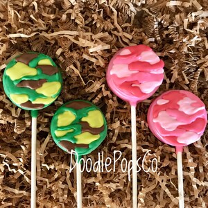 Camouflage Oreo cookie pops/ green or pink camo/ birthday party favor/ chocolate covered Oreo/ one dozen (12)