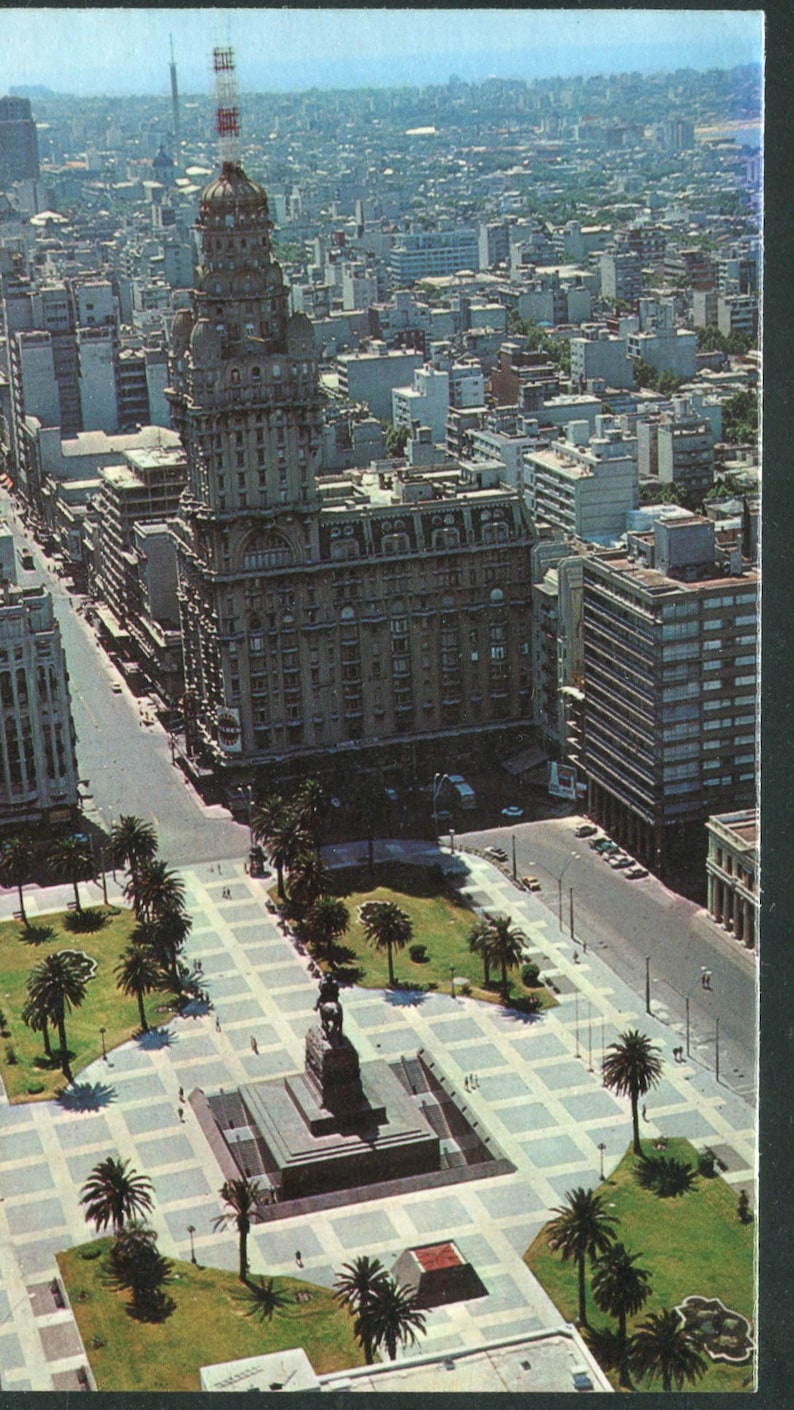 Uruguay Vintage Postcards 1 Unused Postcard Uruguay South AmericaIndependence Square /& 18th of July Avenue
