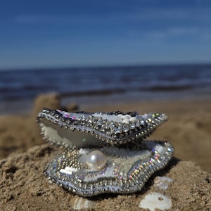 Shell beaded brooch, Sea embroidery art, Oyster Pearl Brooches