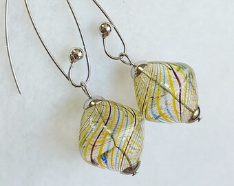 ALPHA - Boucles d'oreilles avec grand crochet d'oreille & perle de verre soufflé (2 versions)