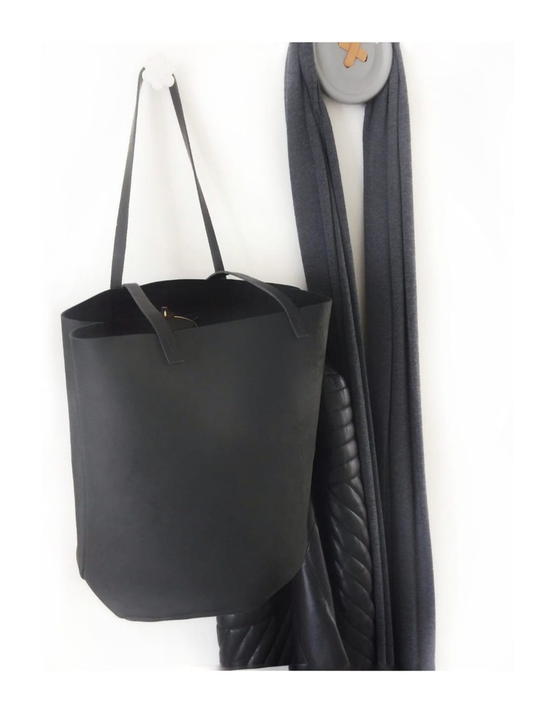 Leather Sidepocket Vegetable Tanned Leather Round Leather Tote Bag