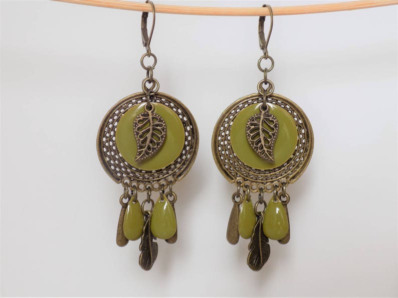 Boho Earrings with round sequins enamelled color green anis and tear drop shape and charms feather leaf and drop bronze designer jewelry
