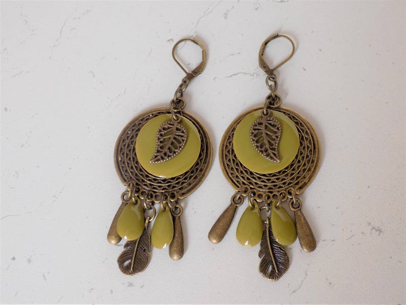 Boho Earrings with round sequins enamelled color green anis and tear drop shape and charms feather leaf and drop bronze designer jewelry