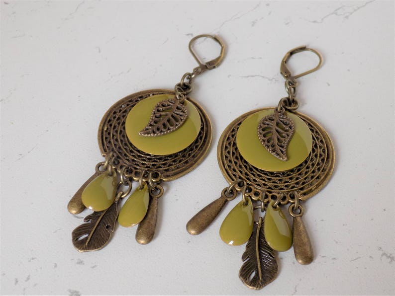 Boho Earrings with round sequins enamelled color green anis and tear drop shape and charms feather leaf and drop bronze designer jewelry