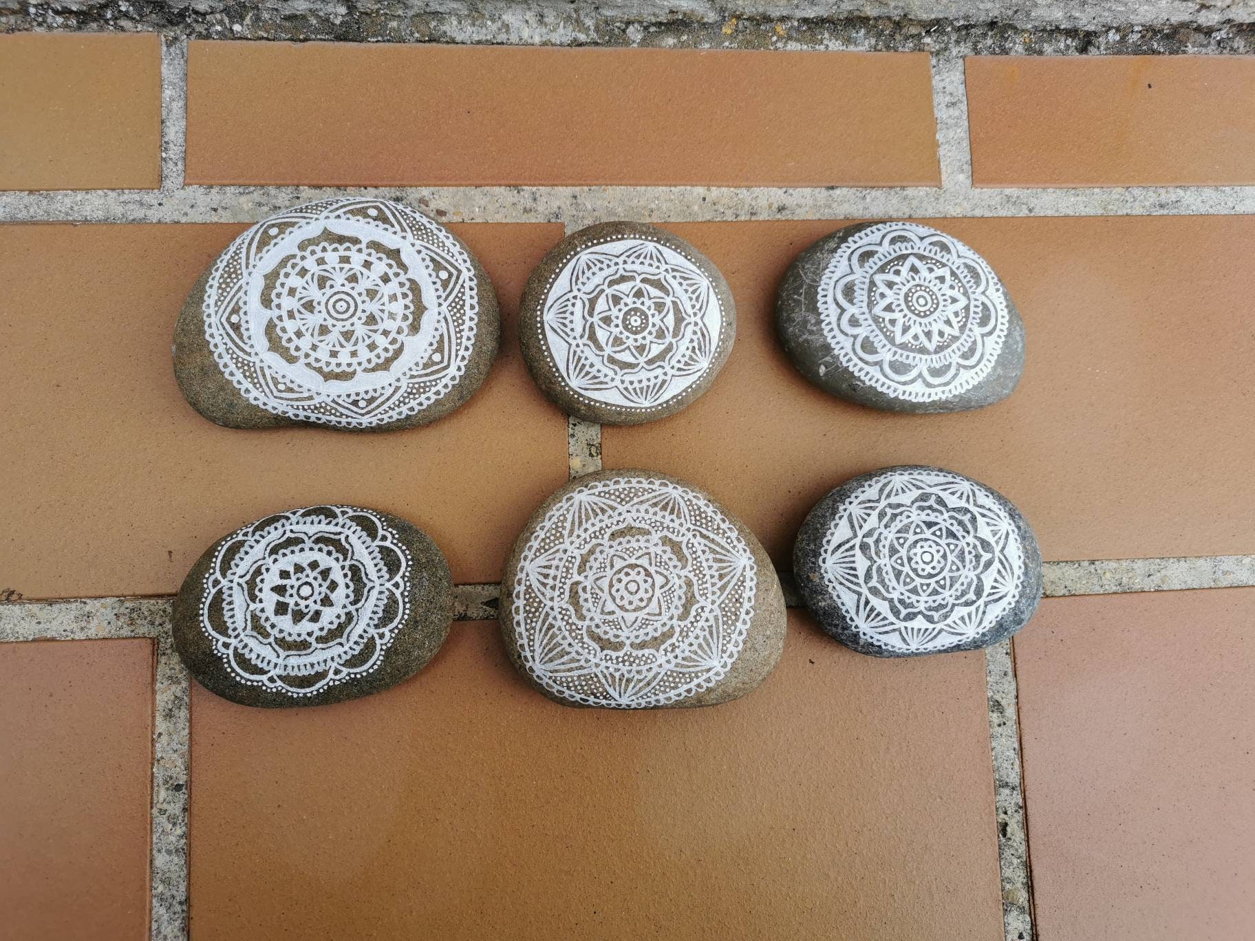 Galets Peints Mandala Blanc Zen Méditation Pierre Peinte