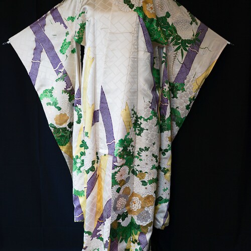 Lovely Furisode Vintage Japanese Silk Kimono, Embroidery, Bamboo, Flowers, Gold Kinsai, Dry shops Cleaned, Ex Cond, Wedding, Women's Robe Medium