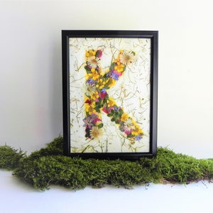 Flower initial letters for wall decor, pressed botanical frame art, couples gift Black
