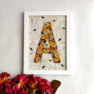 Arte monograma con inicial personalizada de flores prensadas, letras del alfabeto, regalo para decoración de pared de guardería de niñas