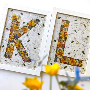 Gepresste Blumen-Anfangskunst-Rahmen-personalisierte Mädchengeschenk