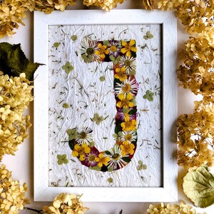 Letter Initial Pressed Flower Frame Personalized Gift image 2