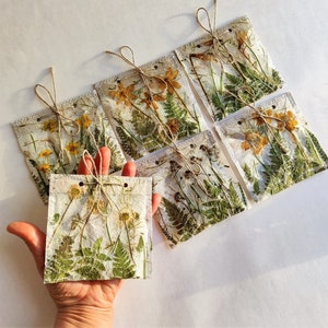 Ensemble de sacs cadeau floraux mignons, 6 mini sacs en papier faits main, boîte d'emballage de bijoux de faveur botanique
