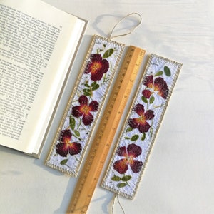 Marque-pages fleurs roses pressées, cadeau hygge fait main pour les amateurs de livres image 10