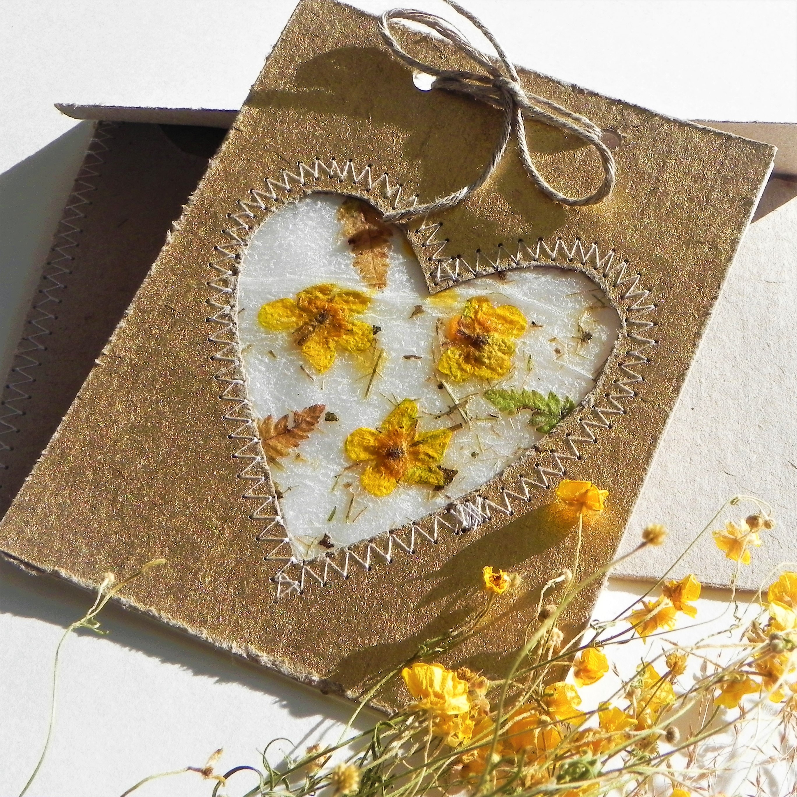 Biglietto Di Auguri Con Fiori Secchi Veri - Fatto A Mano Con Busta Naturale - Regalo Sostenibile Per Ogni Occasione - 4