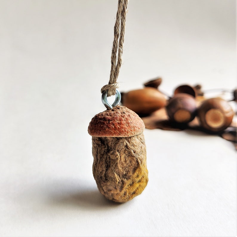 Acorn ornaments set of 5. Woodland decorations. Miniature ornaments.