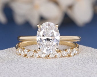 2CT Oval Moissanite Engagement Ring Set Vintage Solitaire Bridal Set 2PCS Marquise Cut Yellow Gold Wedding Band Straight Cluster Band Retro