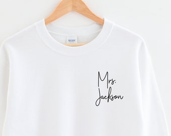 Personalized Mrs Sweatshirt, Personalized Wedding Gift, Bridal Shower Gift, Wedding Sweatshirt, Bride Sweatshirt, Honeymoon Sweatshirt, Mrs