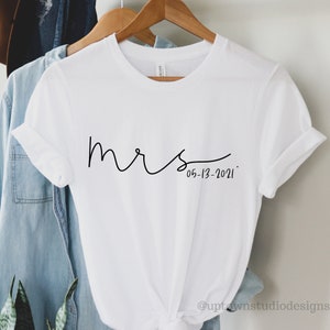 Mrs. Shirt, Mr. and Mrs. Shirt, Bridal Shower Shirt, Personalised Mrs Shirt, Just Married Shirt, Honeymoon Shirt, Bride Shirt, Bride Tee