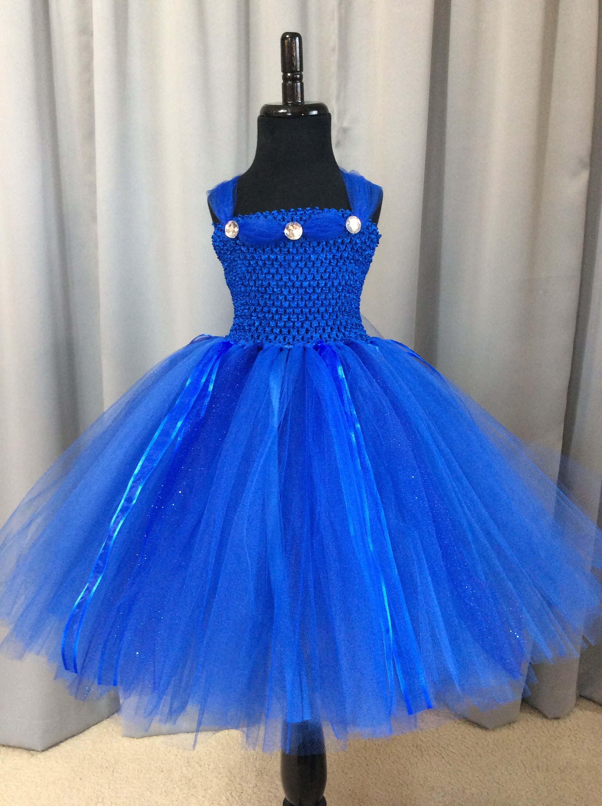 blue princess dress girl