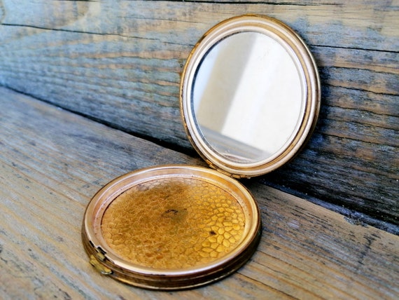 50s - 60s Retro Powder Compact with Mirror, Brass… - image 4