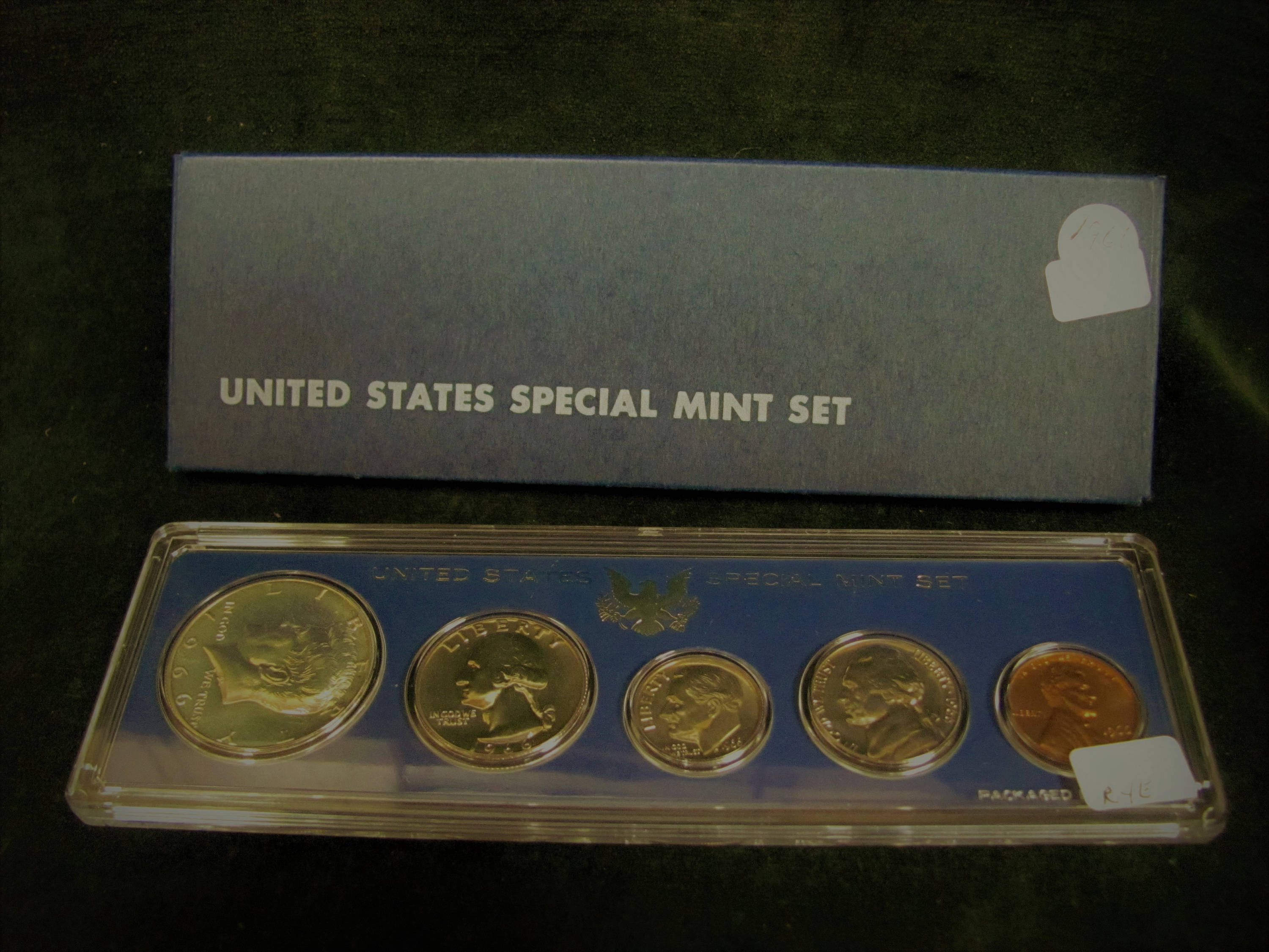 1968 P/&D United States 10 Coin BU Mint Set with 40/% Silver Half Dollar as Issued