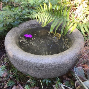 Reconstituted Stone Garden Large Old Style Rockery Bird Bath Feeder Bowl