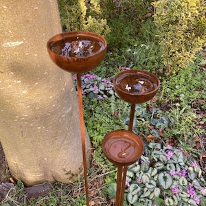 Set of 3 Rusty Metal Rain Catcher Garden Stakes Bird Bath Feeders