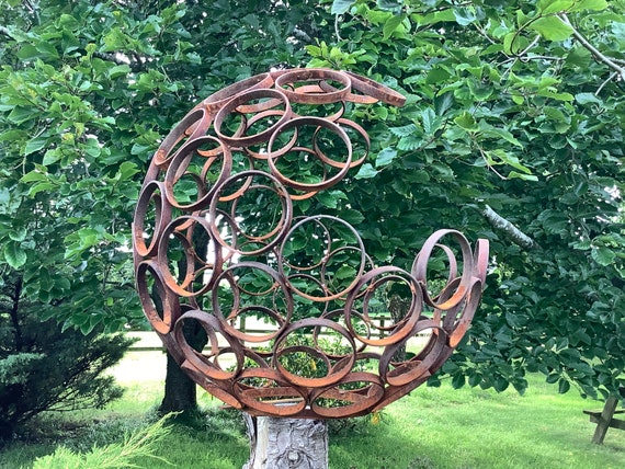 Metal garden art deals