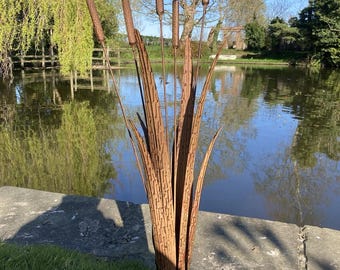 Metal garden bulrush stake pond ornament