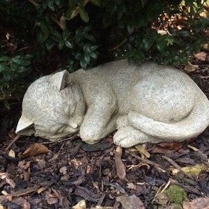 Stone Garden Sleeping Cat Memorial Ornament